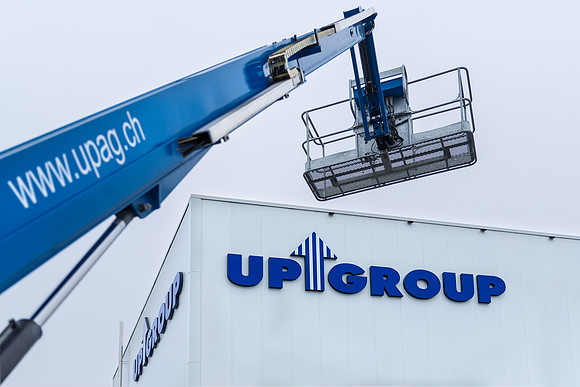 UP Group hoist - corporate/marketing photography by fotoelvey.ch